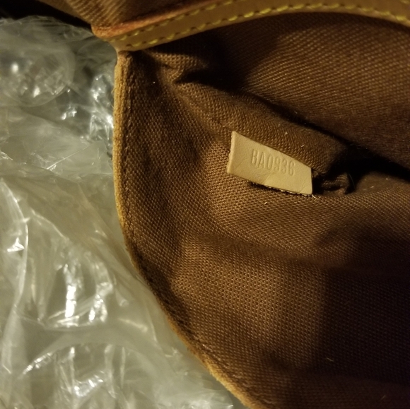 Louis Vuitton Monogram Alma PM - Picture 13 of 14